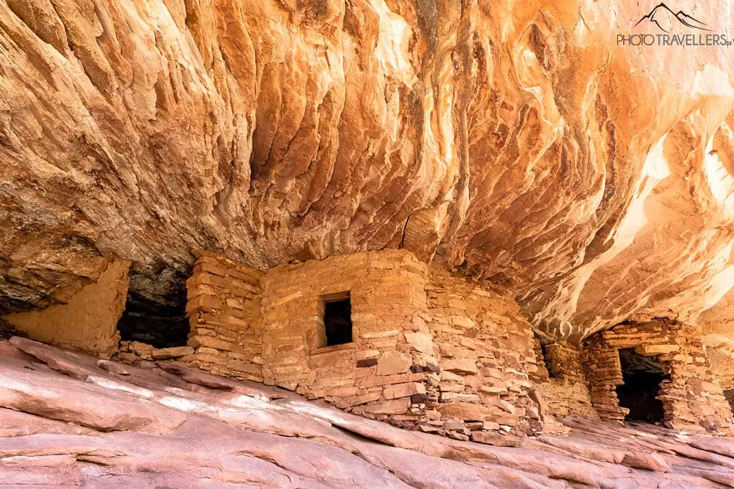 Das sogenannte House on Fire im Mule Canyon in Utah ist eine alte indianische Ruine in einer Felswand