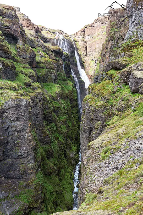 Der Blick auf den Wasserfall Glymur