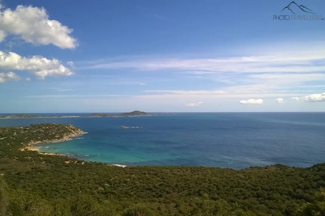 Blick auf die Südküste Sardiniens von oben