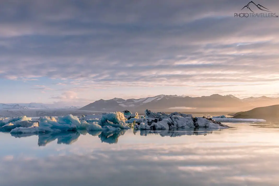 Glacial lake Jokulsarlon in the morning light