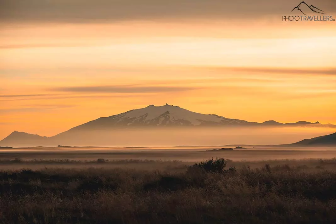 Der Vulkan Snæfellsjökull im Abendlicht
