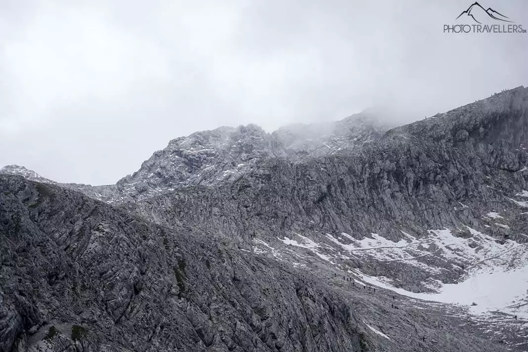 Wanderer auf dem Ostgrat der Alpspitze