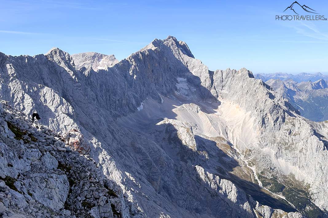 Der Blick von der Alpspitze auf die Zugspitze