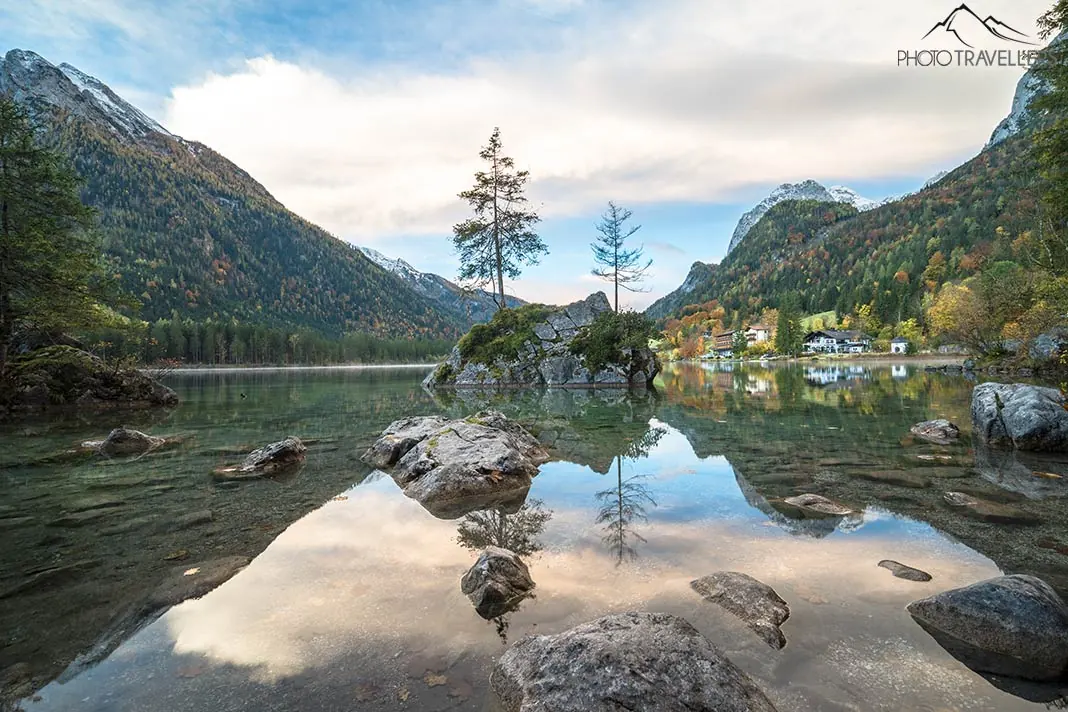 Der Blick über den Hintersee in Bayern, aufgenommen mit 16 Millimeter Brennweite an einer Vollformat-Kamera