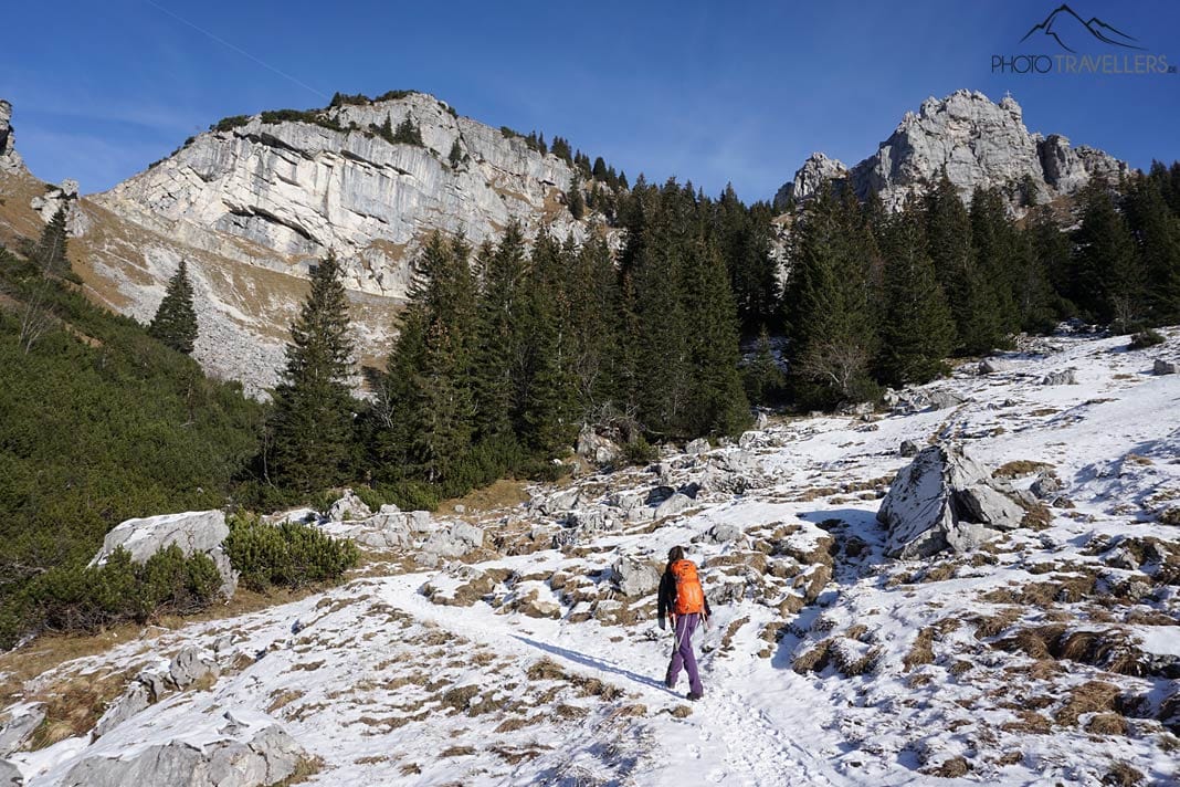 Reisebloggerin Biggi Bauer wandert auf dem König-Maximilian-Weg in Richtung Wendelstein