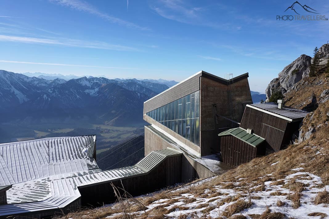 Die moderne Bergstation der Seilbahn auf dem Wendelstein