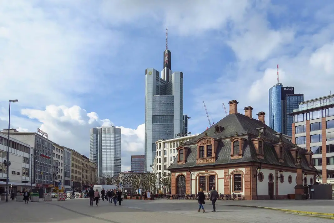 Die Hauptwache in Frankfurt gehört zu den Top-Sehenswürdigkeiten