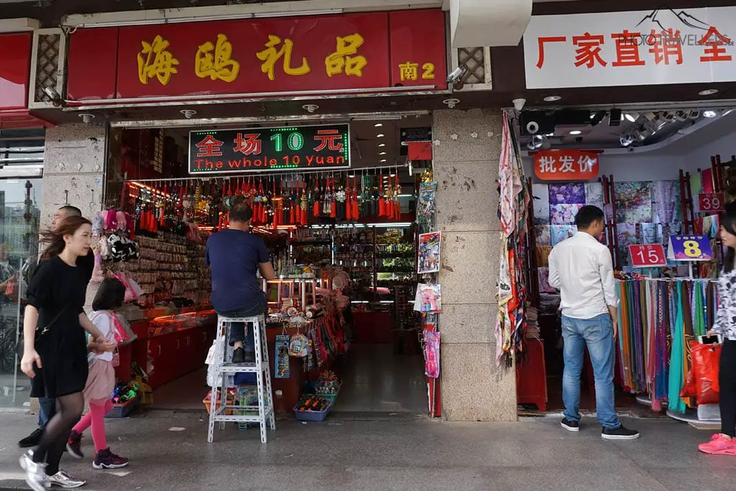 10-Yuan-Shops in Shanghai