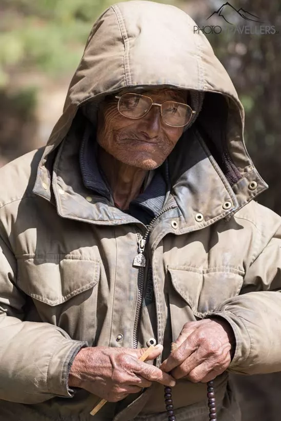 ein älterer Nepali