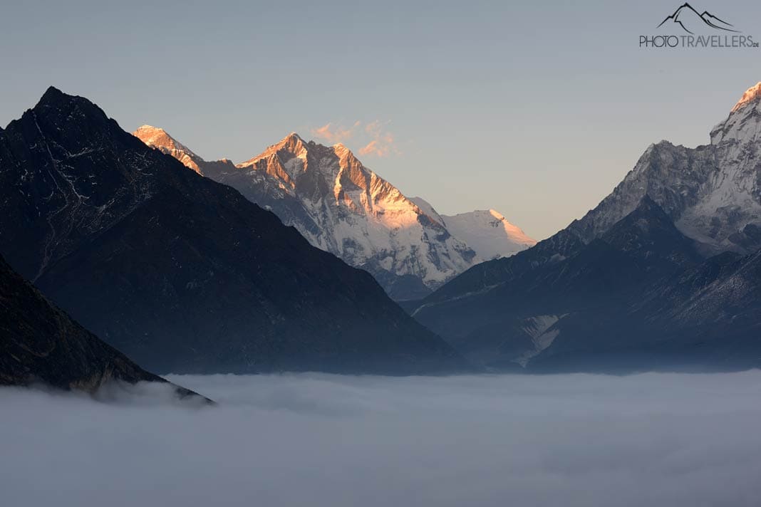 Mount Everest und Lhotse im Abendlicht
