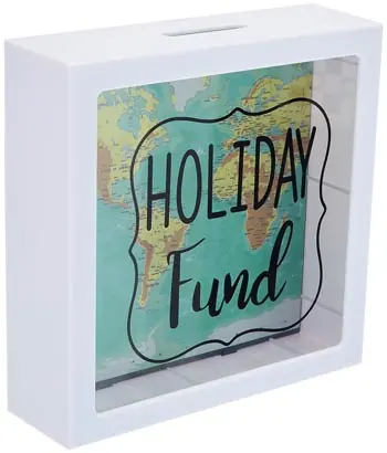 Eine Spardose mit der Aufschrift "Holiday Fund"