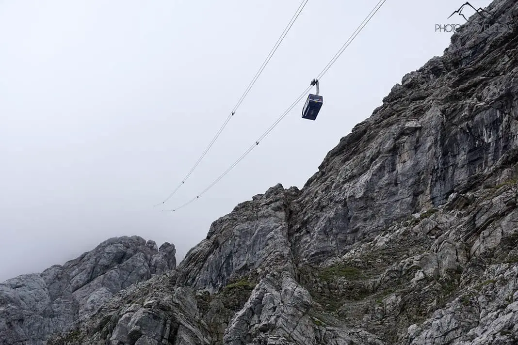 Tiroler Zugspitzbahn im Nebel
