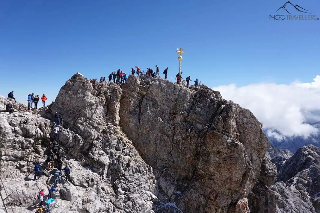 Menschen am Gipfel der Zugspitze