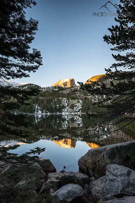 Der Bear Lake im Rocky Mountain Nationalpark in Colorado im Morgenlicht 