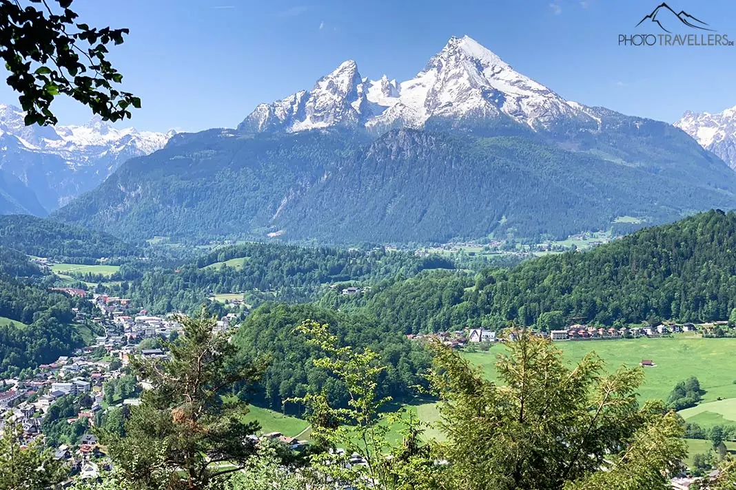Der Blick von der Marxenhöhe auf Berchtesgaden mit dem Watzmann