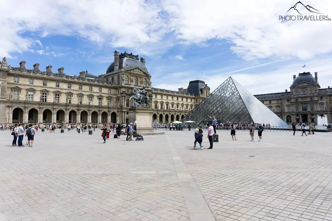 Paris mit Kindern - Glaspyramide Louvre