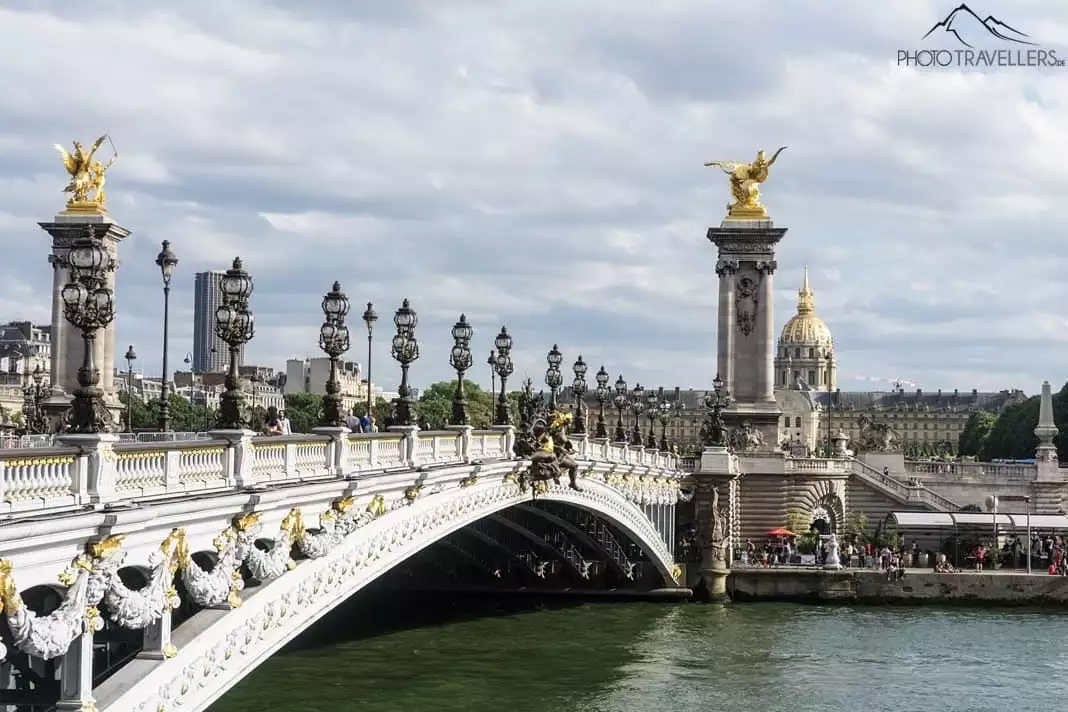 The Pont Alexandre III is an absolute sight to see