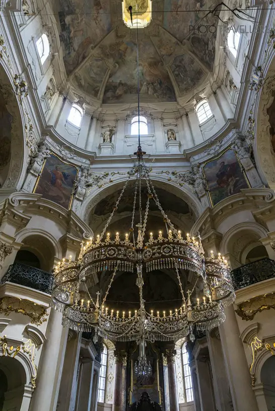 Das Innere der Kirche St. Nikolaus am Altstädter Ring in Prag