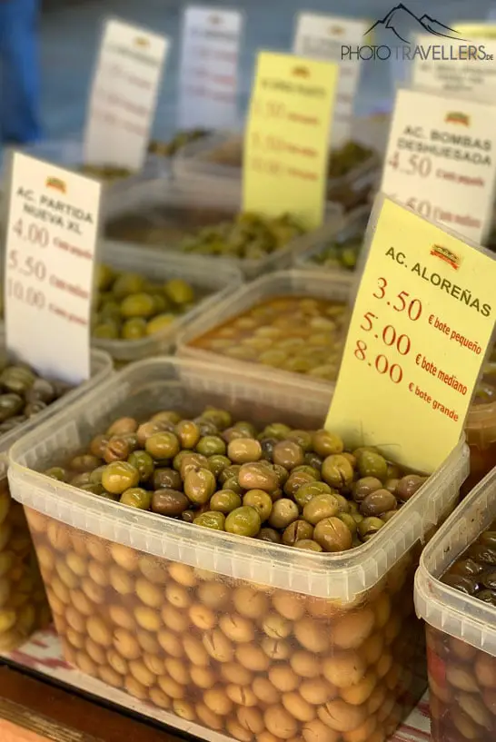 Olivenauswahl am Markt