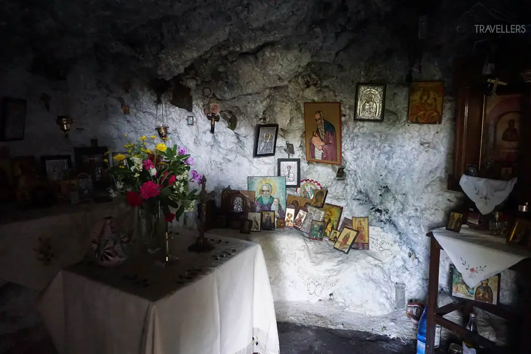 Im Inneren der Höhlenkapelle Agios Stylianós