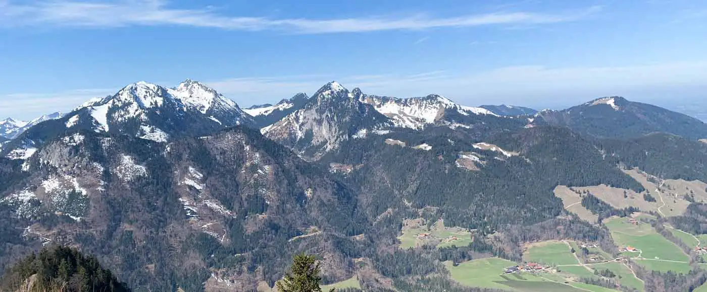 Alle Infos zur Wanderung auf den Großen Riesenkopf und zum Berggasthof Hohe Asten