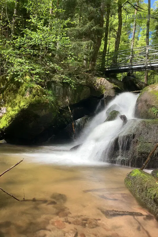höllbach Wasserfall mittel