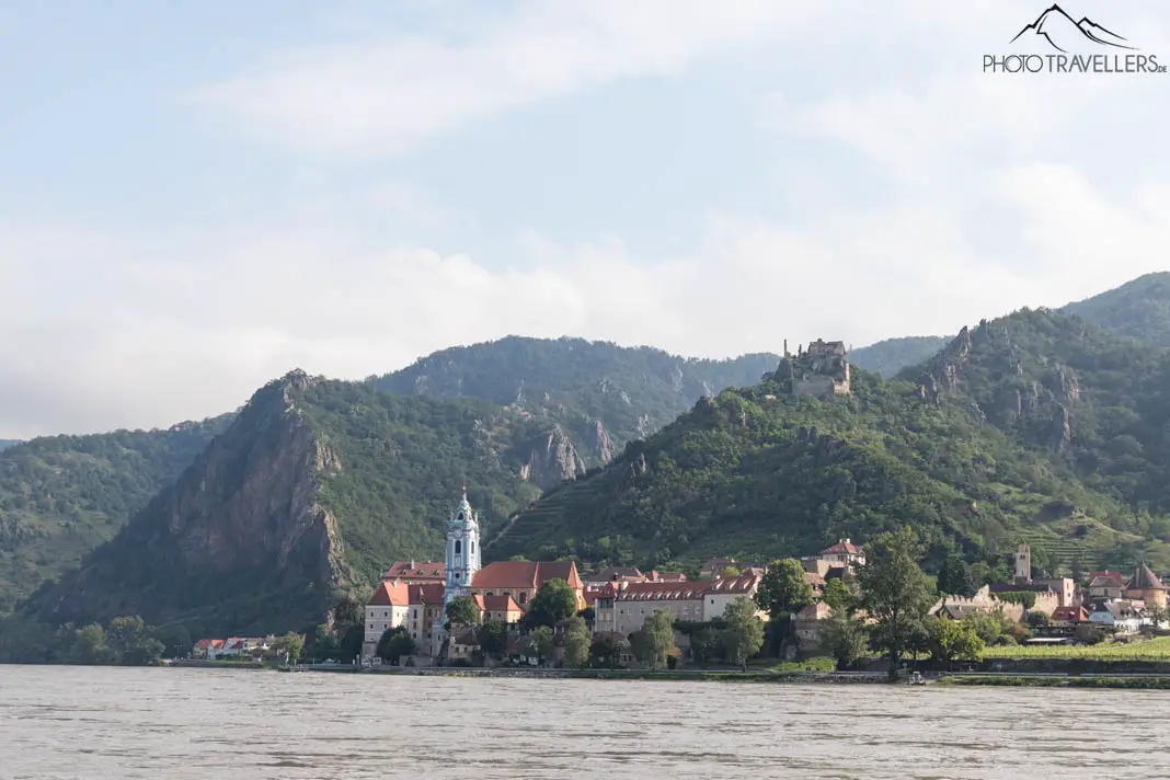 Blick über die Donau auf Dürnstein