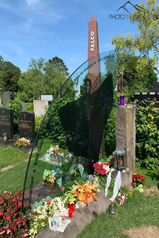 The grave of Falco