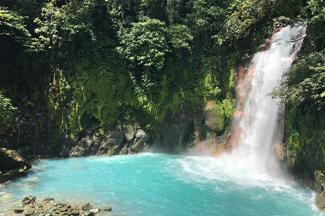 Wasserfall im Tenorio Volcano Nationalpark