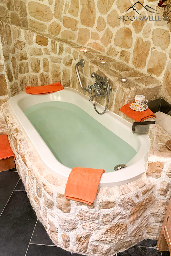 Badewanne fürs Schwefelbad