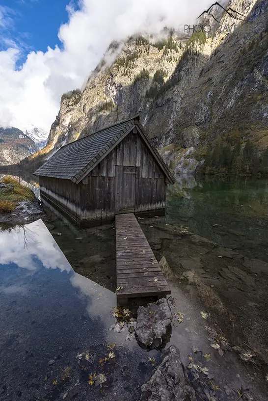Ein Bootshaus im Obersee im Nationalpark Berchtesgaden