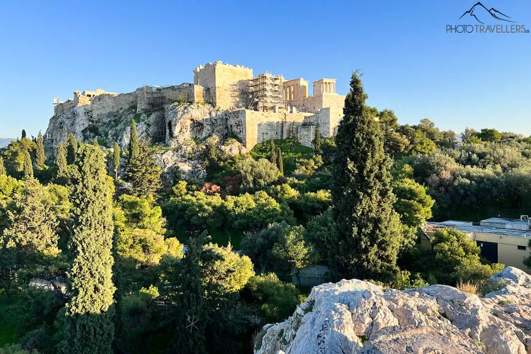 Der Blick vom Areopag auf die Akropolis in Athen