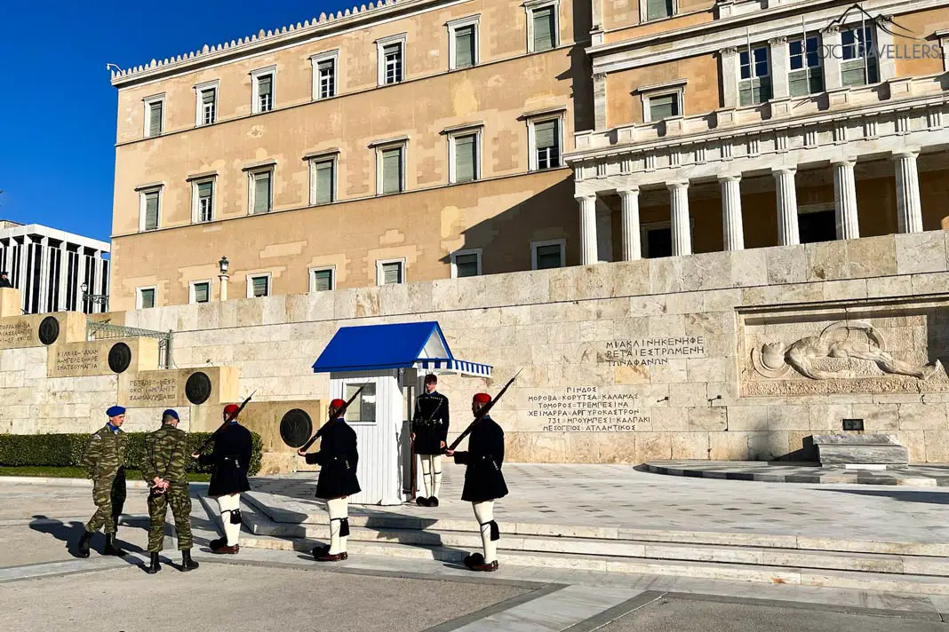 Die Wachablösung vor dem Parlamentsgebäude in Athen