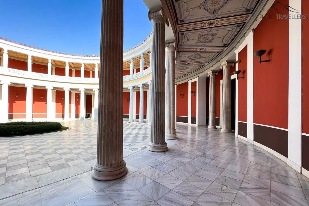 Das kreisförmige Atrium im Zappeion in Athen