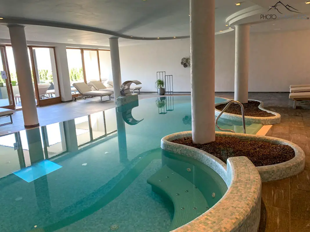 Hotel Pool im Wellnessbereich