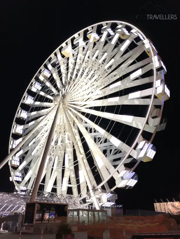 Testfoto Langzeitbelichtung in der Nacht von einem Riesenrad