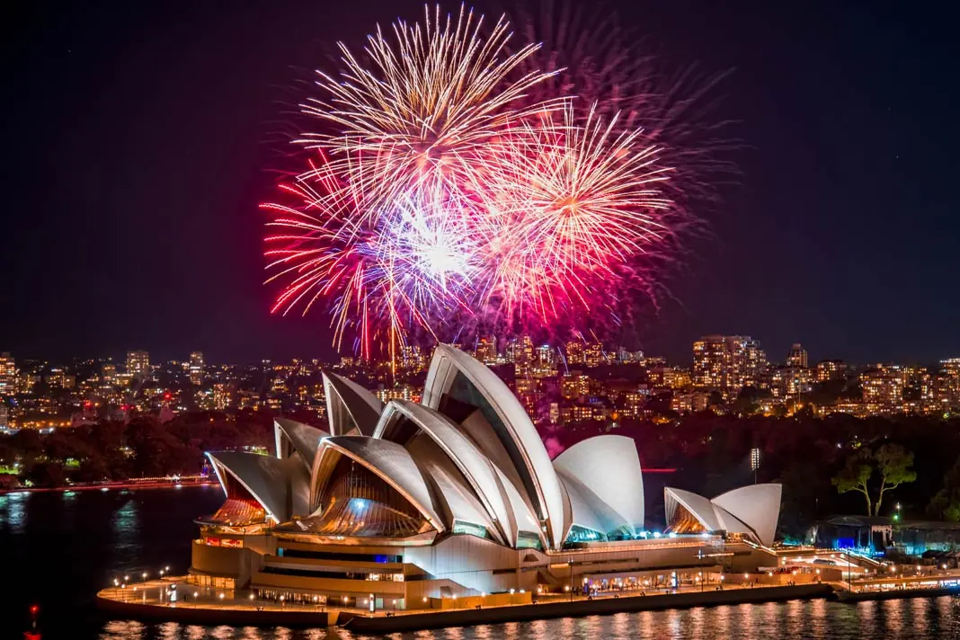 Das Silvesterfeuerwerk über dem Opernhaus in Sydney