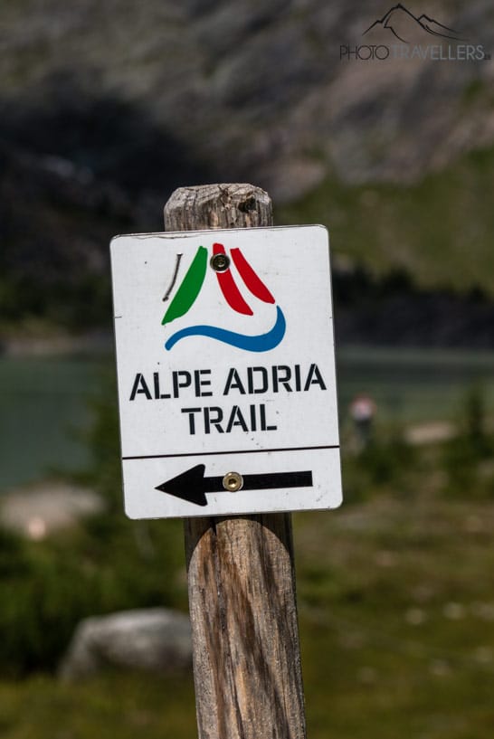 Das Schild des Alpe Adria Trails