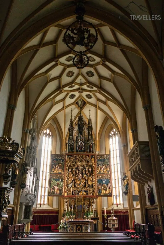 Altarraum der St. Vinzenz Kirche