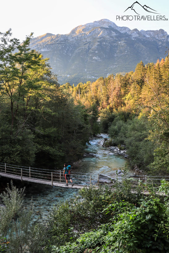 Wir queren eine Brücke