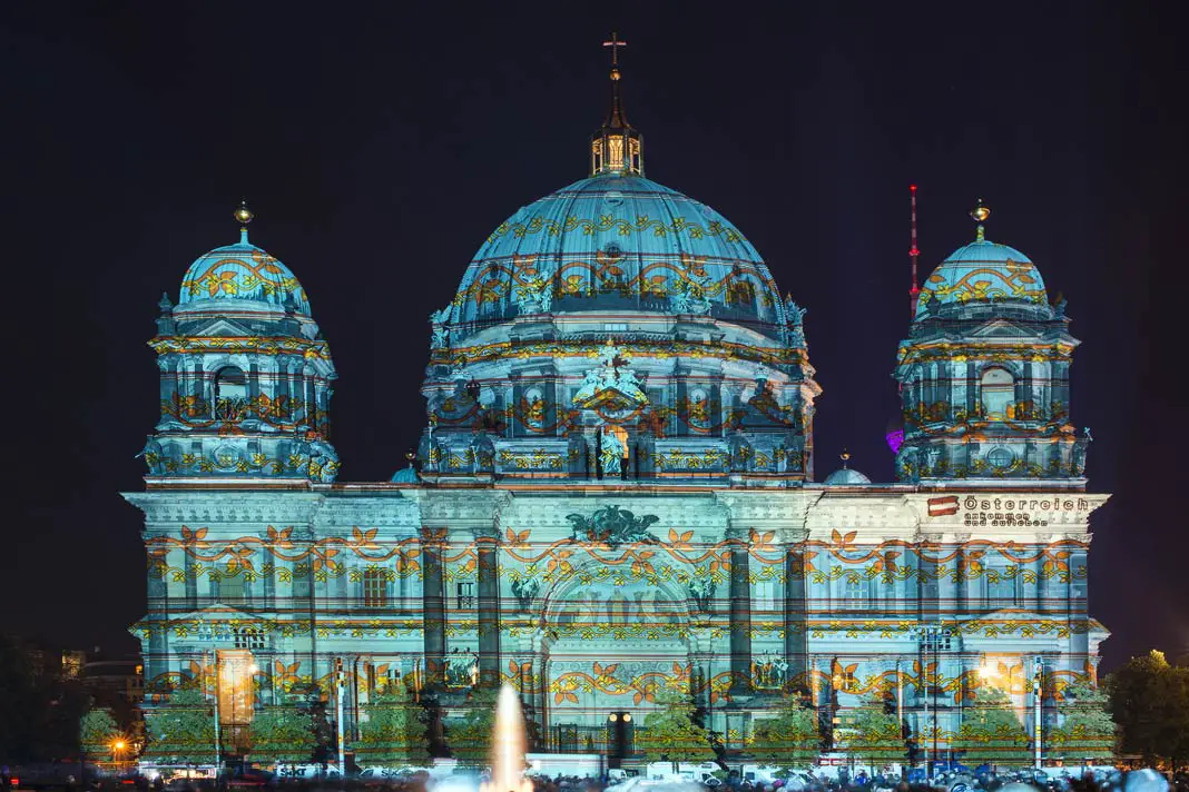 Der Berliner Dom beim Festival of Lights