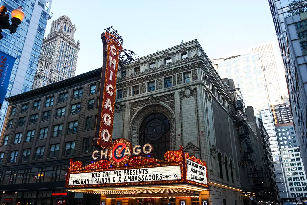 Außenansicht des Chicago Theater