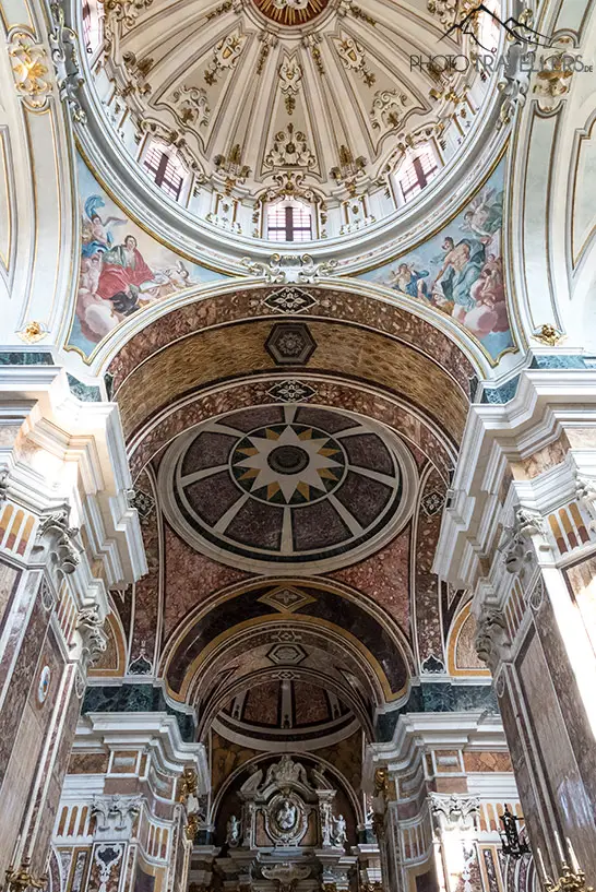 Im Inneren der Kirche Maria Santissima della Madia