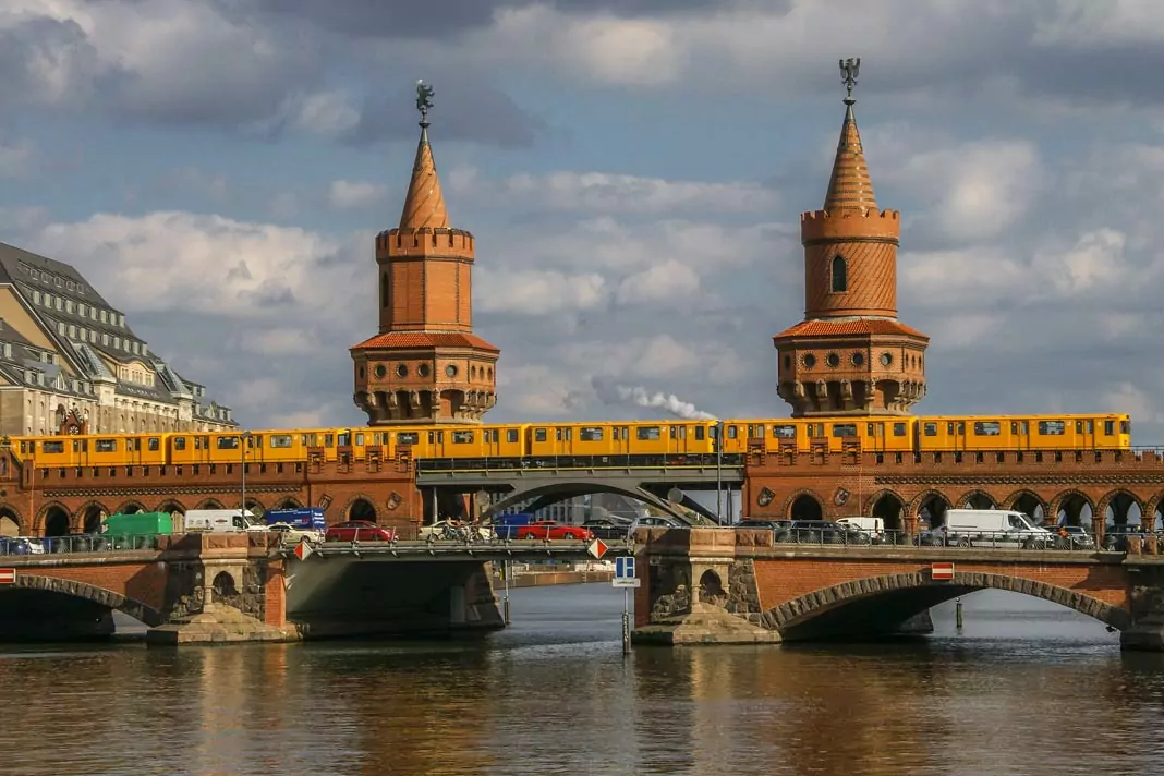 Die Oberbaumbrücke in Berlin
