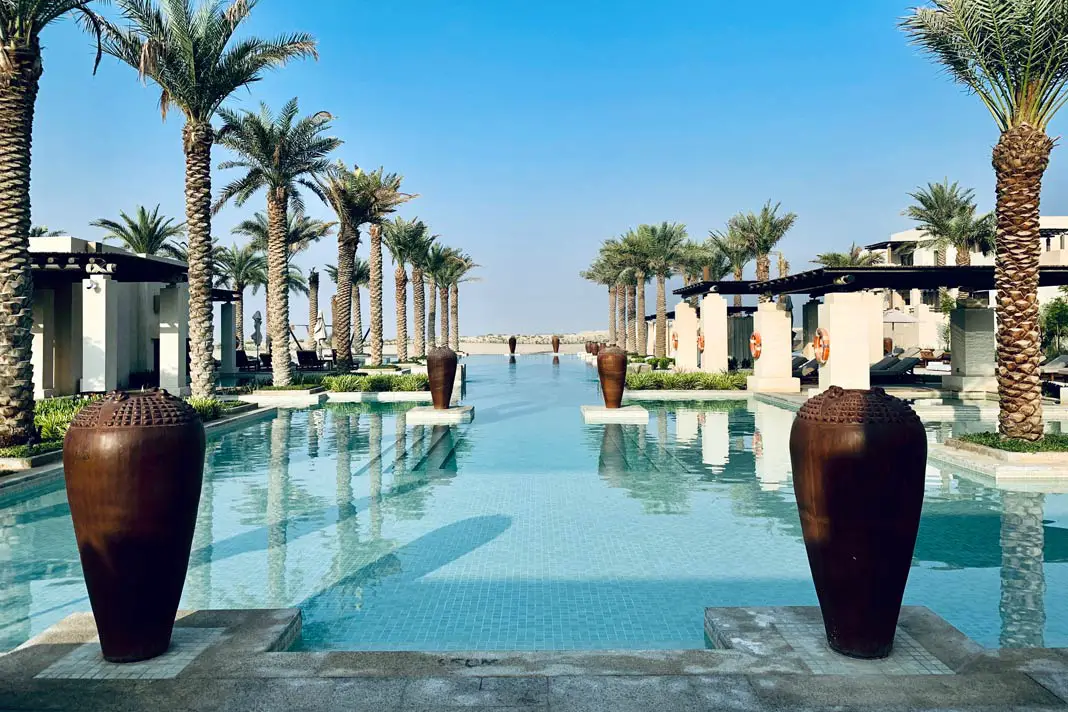 Das Abu Dhabi Al Wathba Desert Resort mit grandiosem Pool
