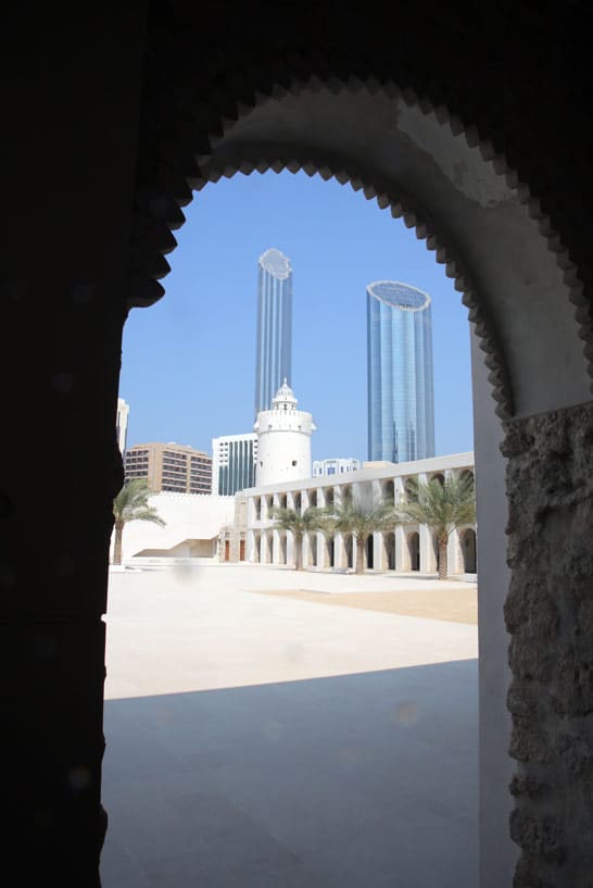 Blick in den Innenhof des Qasr Al Hosn