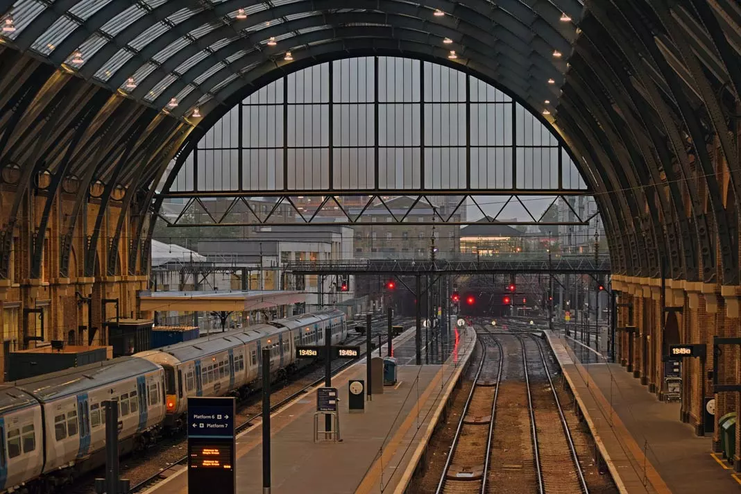 Der Bahnhof King's Cross in London