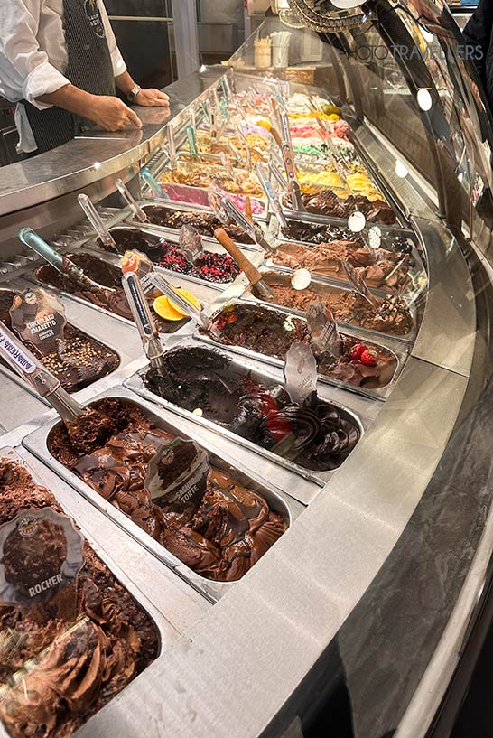 Eine riesige Auswahl Eissorten in der Gelateria Della Palma in Rom