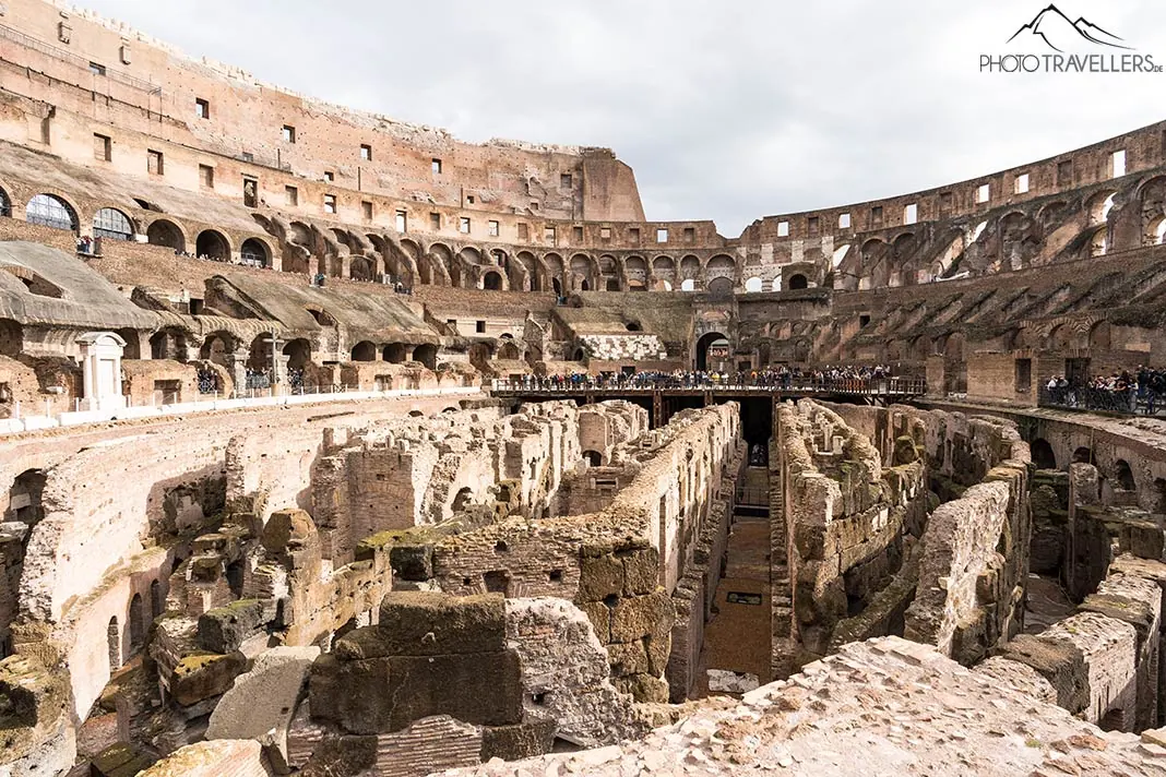 Im Inneren des Kolosseums in Rom