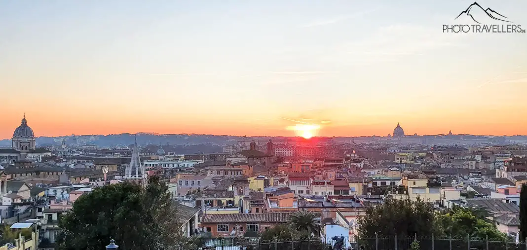 Der Sonnenuntergang von der Terrazza del Pincio mit Blick über Rom